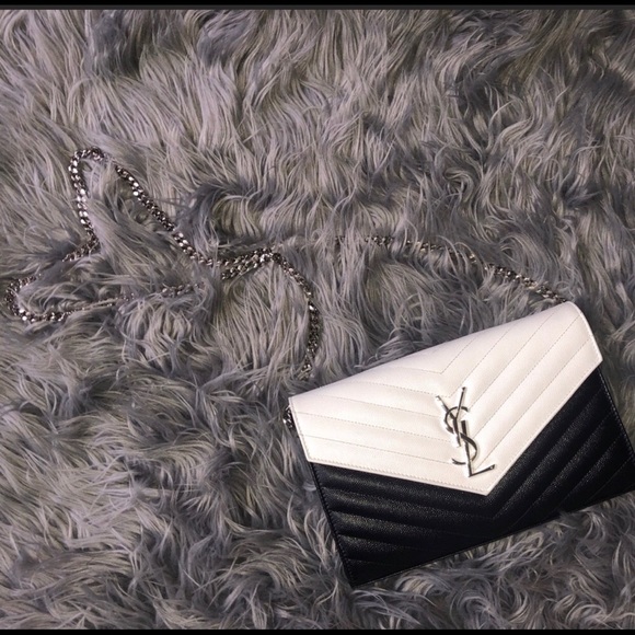 YSL Monogram - Picture 2 of 7